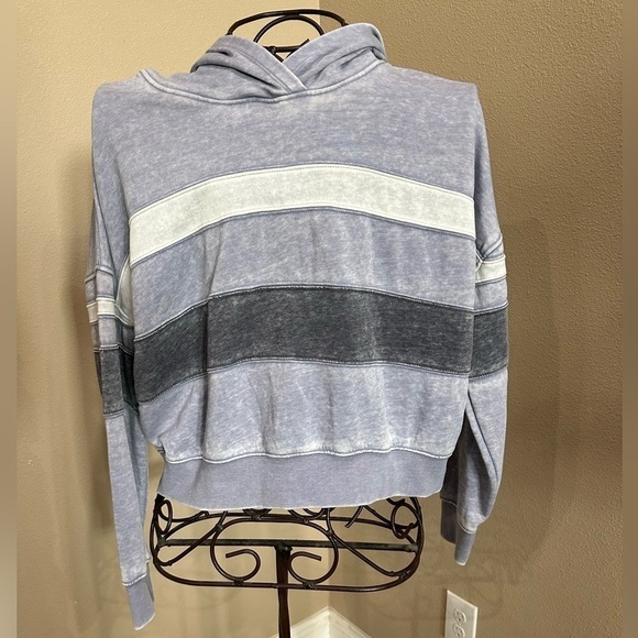 HIPPIE ROSE Women's Cropped Hoodie - Picture 1 of 6